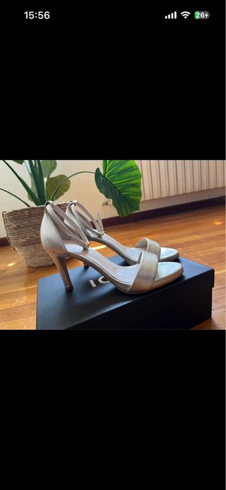 Sandalias Lodi tacón dorado