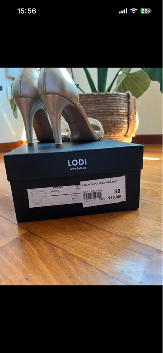 Sandalias Lodi tacón dorado