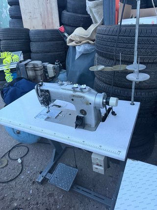 Máquina de coser dos agujas corta hilos