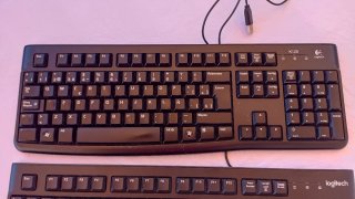 3 Teclados mecánicos HP y Logitech.