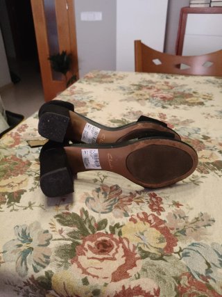 Sandalias Clarks Tacón Negro
