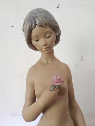 Figura Lladro Desnudo de la Rosa