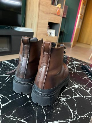 Botas de cuero marrones