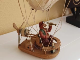 ANTIGUO GLOBO AEROSTÁTICO DE MADERA