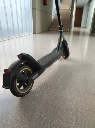 Patinete eléctrico Cecotec 40km autonomía 70w