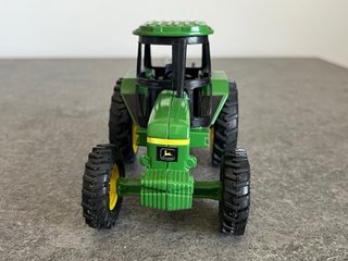 Tractor JOHN DEERE 3350 Ertl 1/32