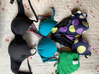 Lote Bikini Sujetador y Braguita Talla M, se vend