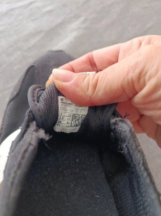 Deportivas New Balance Negras y Blancas