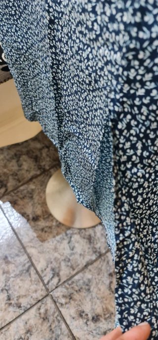 Falda floral azul y blanca Talla M