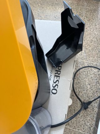 Cafetera Nespresso Vertuo Pop Mostaza