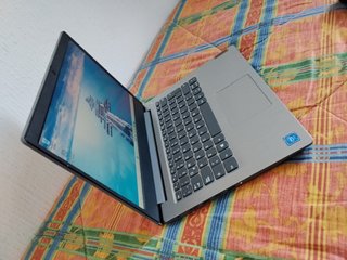 Ordenador Portátil Lenovo Gris/Plateado