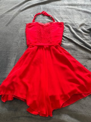 Vestido rojo.