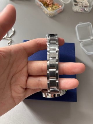 Reloj de pulsera plateado