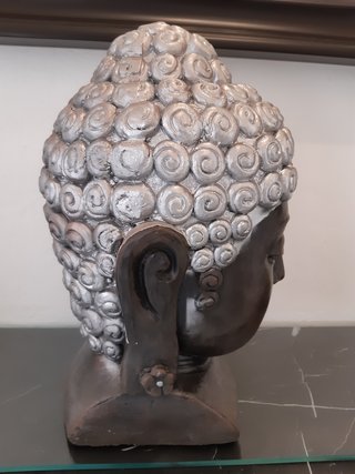 Testa di Buddha gigante