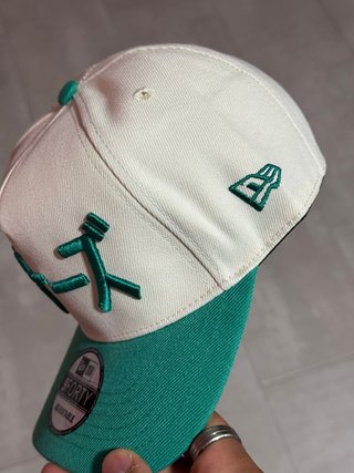 Gorra New Era Bordada Ajustable