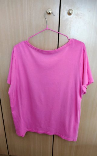 Camiseta color rosa con estampado floral XXL