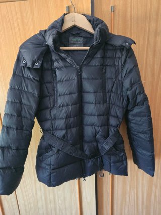 Chaqueta Benetton negra con capucha