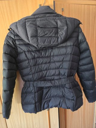 Chaqueta Benetton negra con capucha