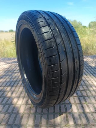 - Neumático 215/45/17 91Y