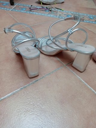 Sandalias plateadas mujer