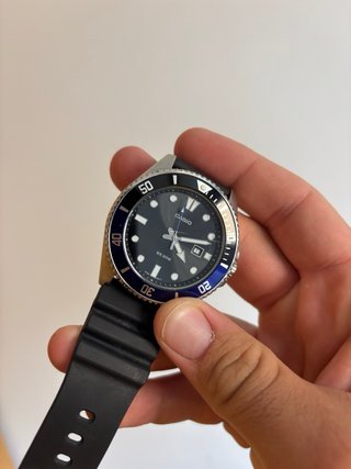 Reloj Casio MDV-107 batman