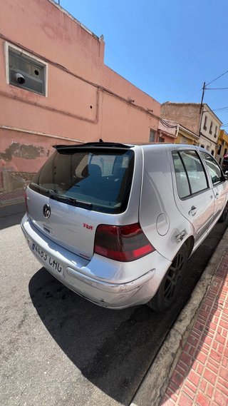 Volkswagen Golf 2003