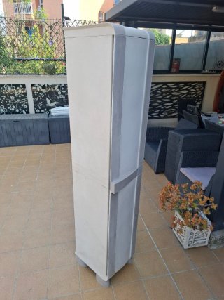 Armario Escobero Plástico Gris 182x35x41cm