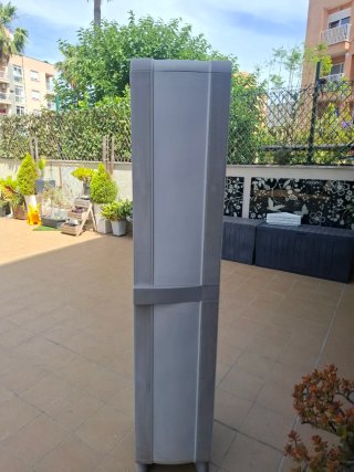 Armario Escobero Plástico Gris 182x35x41cm