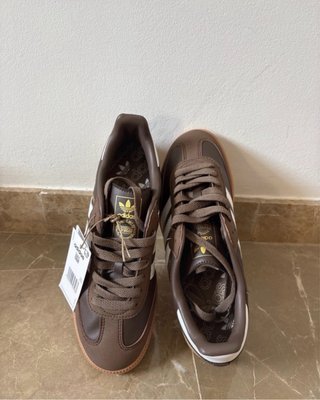 Zapatillas Adidas Samba Marrones y Blancas