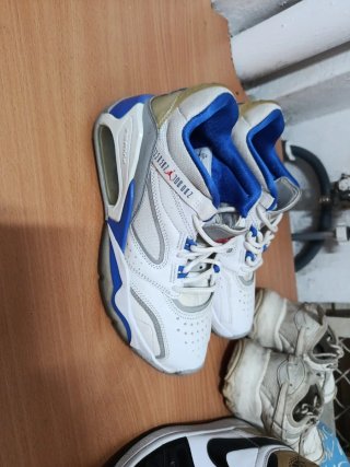 Zapatillas Jordan Blancas y Azules