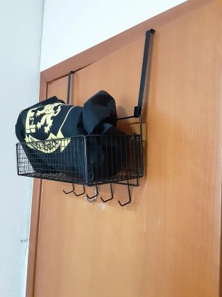 Colgador de puerta metálico negro
