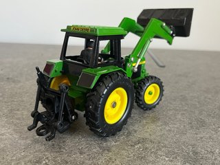 Tractor JOHN DEERE 3350 con pala Ertl 1/32