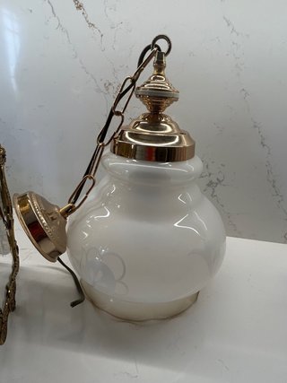 Lámparas de techo y mesa