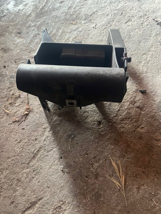 Soporte bateria aprilia rs 50 del 2007