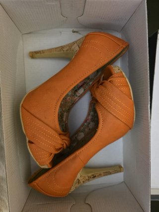 Zapatos de tacón rosa con plataforma