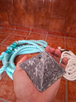 Plomos de pesca piramidales