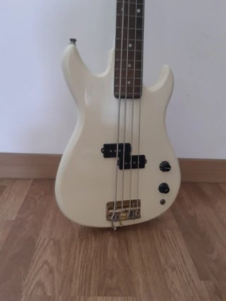 Baixo Cort Vintage Elétrico