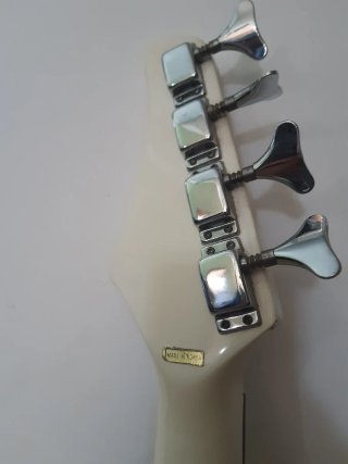 Baixo Cort Vintage Elétrico