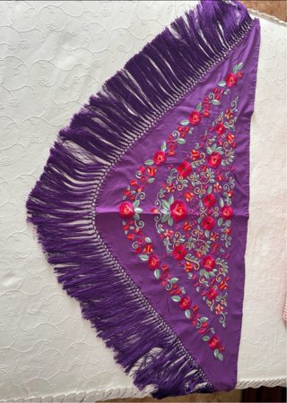 Manton Flamenca Bordado Floral