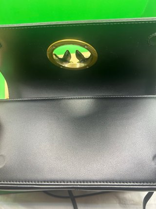Borsetta Pinko Nera con Dettagli Oro