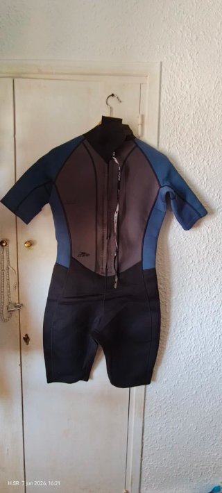 4 Tute da pesca nere 200 euro