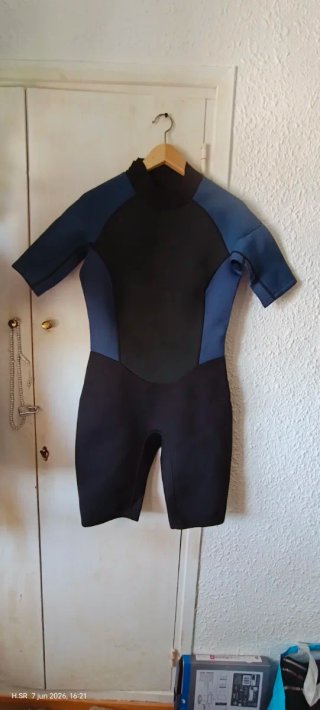 4 Tute da pesca nere 200 euro
