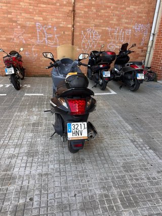 SYM GTS Gris - Maxi Scooter Automática