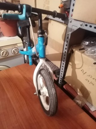 Bicicleta infantil sin pedales azul
