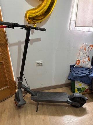 Patinete eléctrico negro