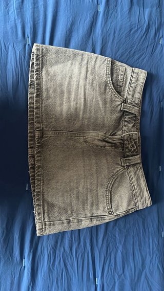 Shorts, falda, camiseta Berskha y Tezenis