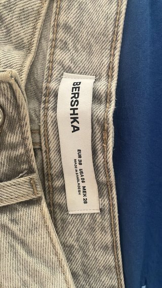 Shorts, falda, camiseta Berskha y Tezenis