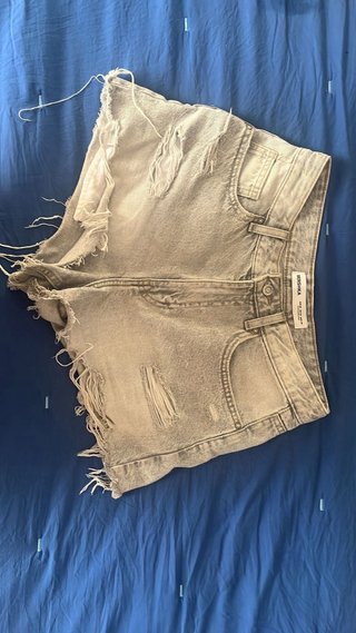 Shorts, falda, camiseta Berskha y Tezenis