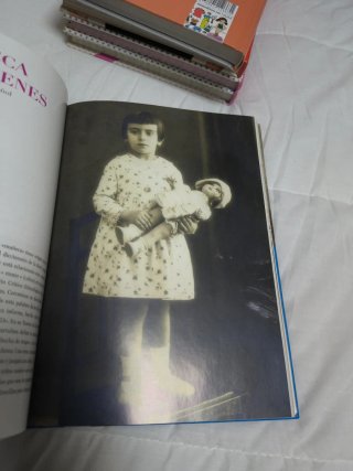 Libro La muñeca española de posguerra