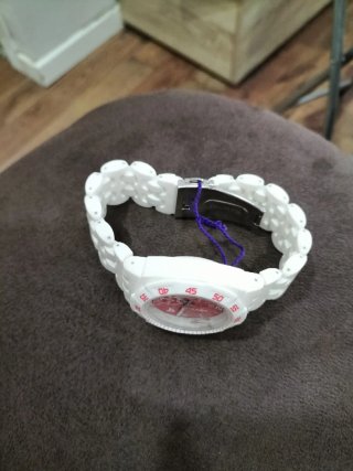 Reloj Unisex Nuevo Blanco y Rojo